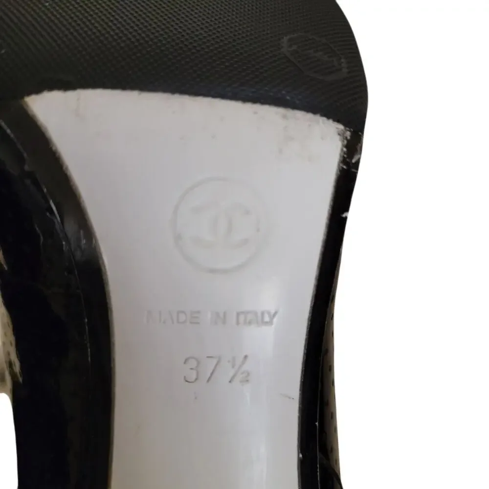 Chanel Ankle Boots Vintage Patent Leather Black Logo CC Lace-Up Heels IT 37.5 7